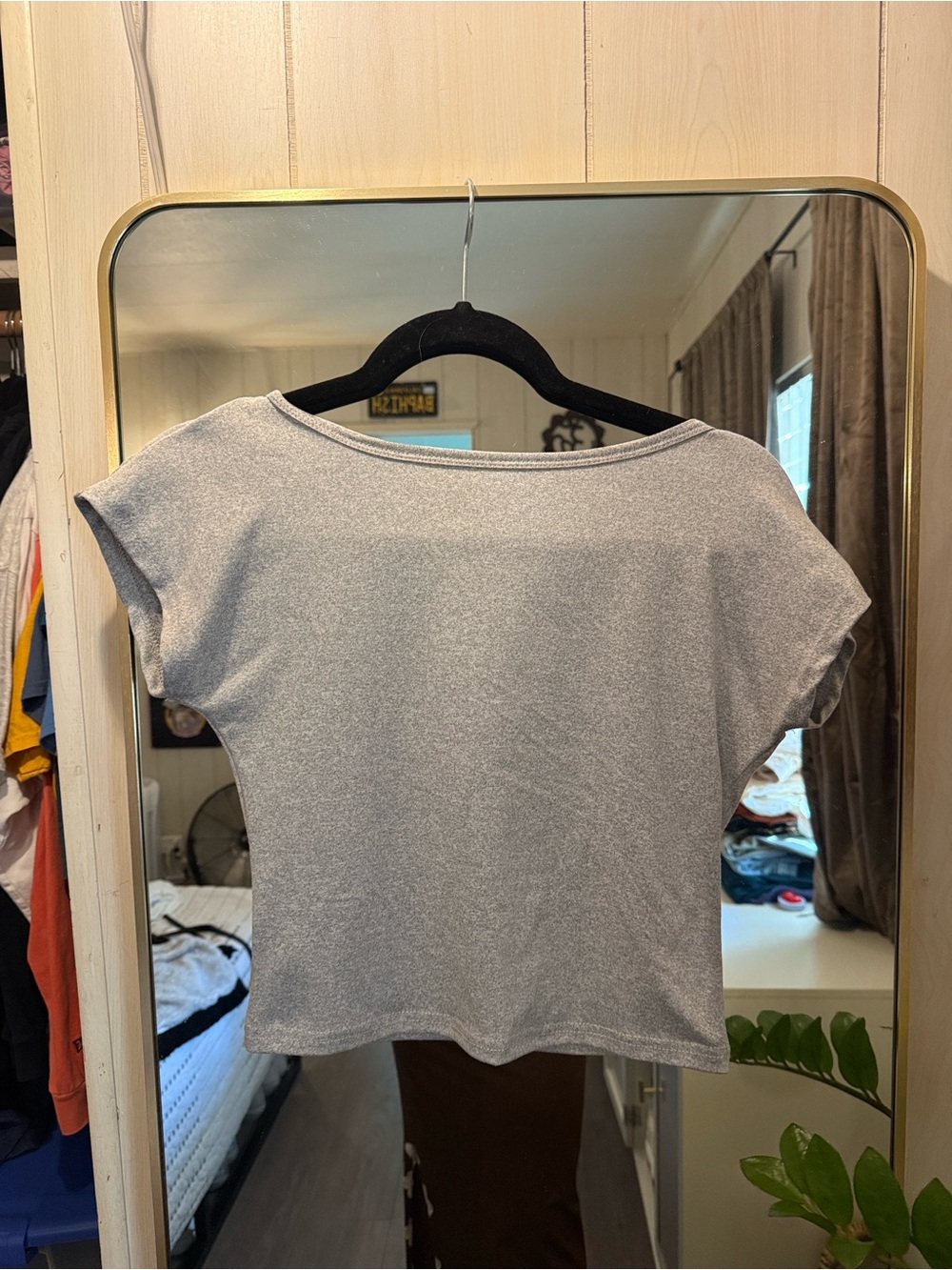 Casual Light Gray Women's Crop Top - Relaxed Short Sleeve